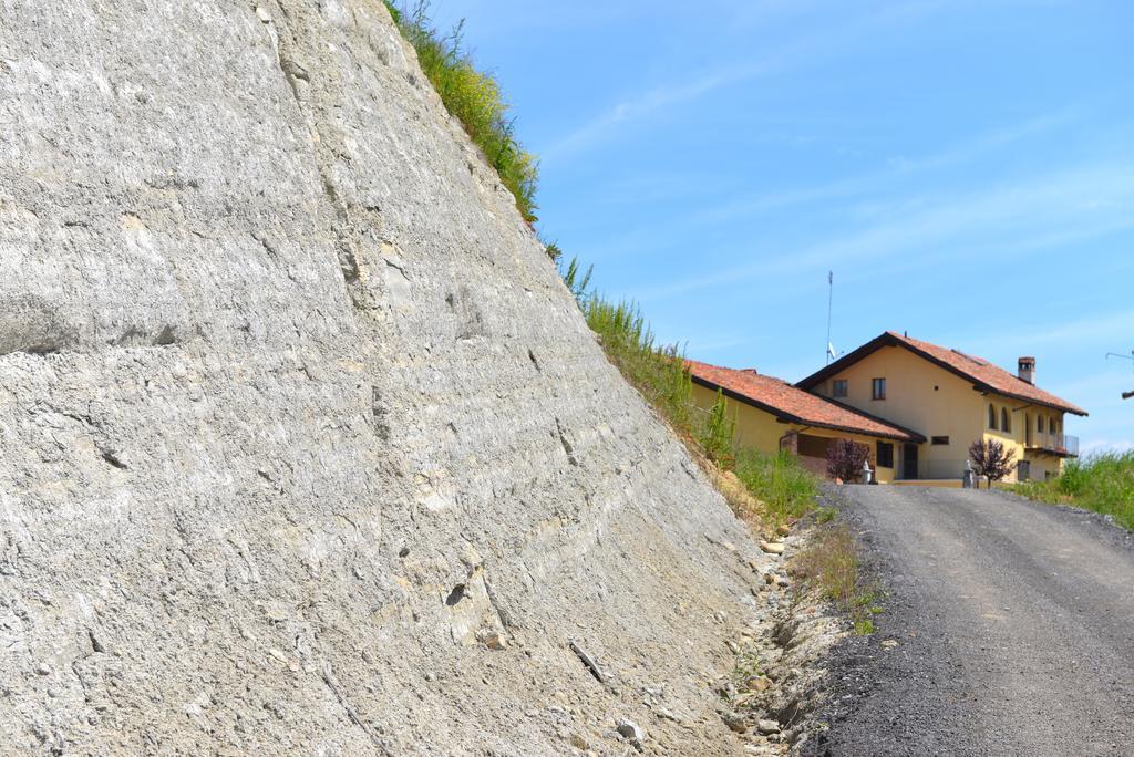 Casa Vacanze Il Brichet Mondovì Стая снимка